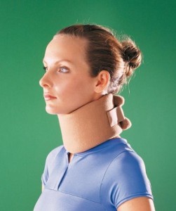 Dwuczęściowy sztywny kołnierz ortopedyczny 4095 OPPO