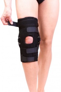  Orteza stawu kolanowego z regulacją zakresu ruchomości AT04105