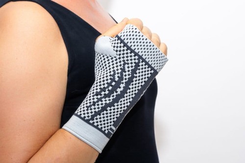 Orteza nadgarstka ze wzmocnieniem silikonowym AT53044